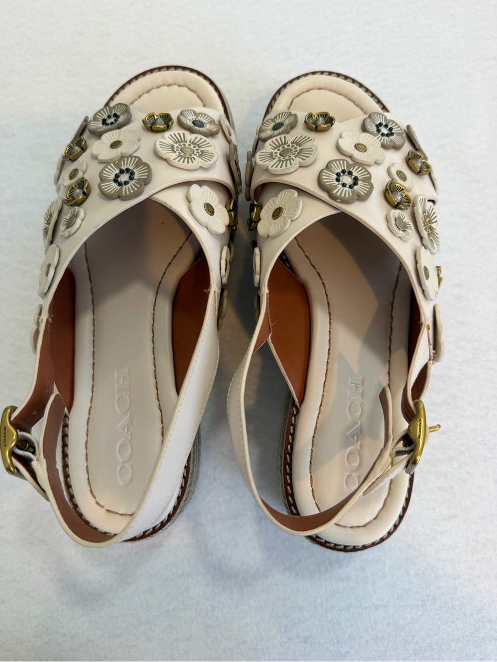 Coach Cream Floral Appliqué Leather Platform Sandals Size 8.5 - Picture 2 of 8